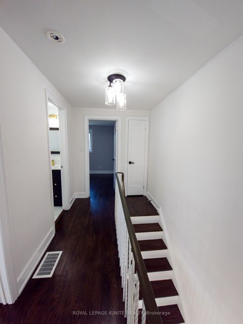 Photo 8 at 32 - 23 Tealham Drive, Clairville, Toronto
