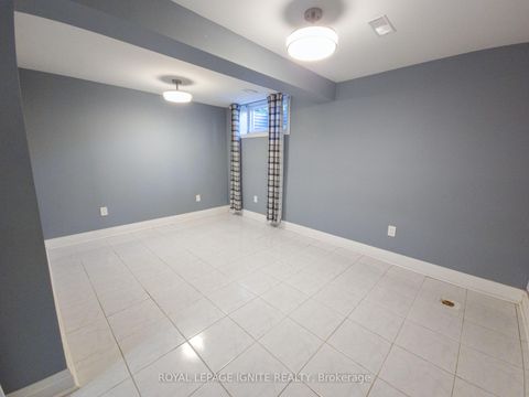 Photo 9 at 32 - 23 Tealham Drive, Clairville, Toronto