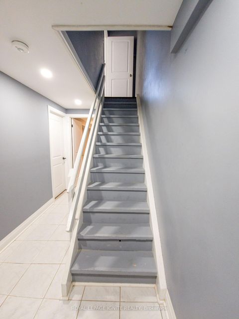 Photo 11 at 32 - 23 Tealham Drive, Clairville, Toronto