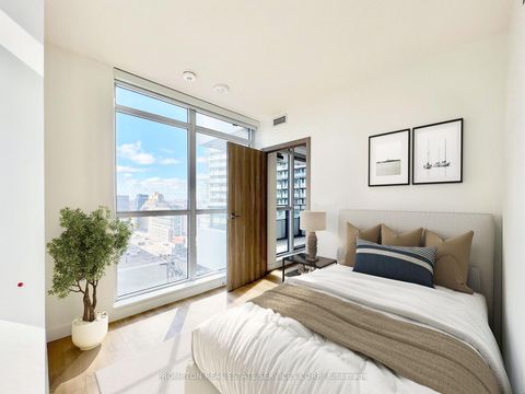 Photo 3 at 607 - 38 Widmer Street, Waterfront Communities C1, Toronto