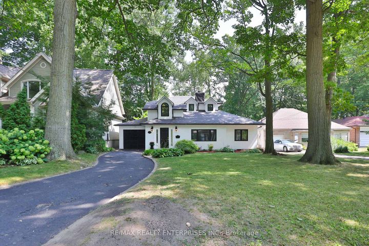 Photo 2 at 1389 Milton Avenue, Mineola, Mississauga