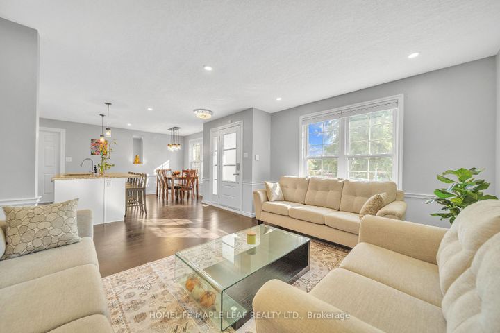 Photo 8 at 4 Lisa Court, Lawfield, Hamilton