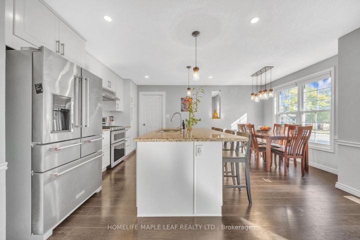 Photo 10 at 4 Lisa Court, Lawfield, Hamilton