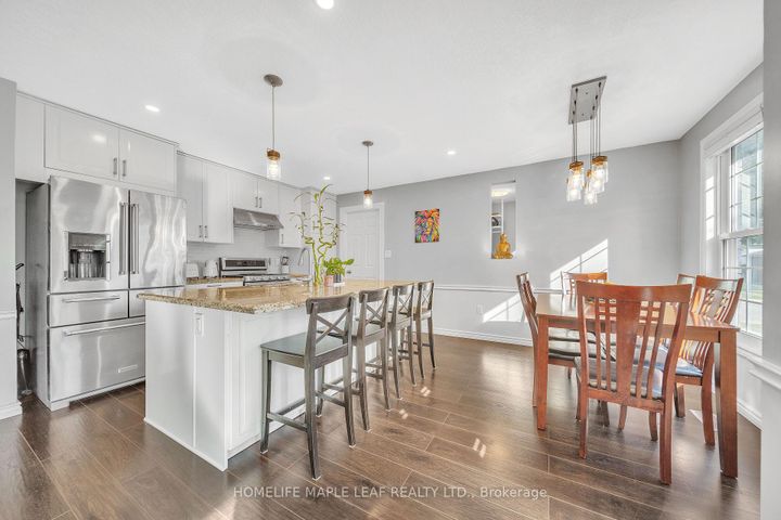 Photo 11 at 4 Lisa Court, Lawfield, Hamilton