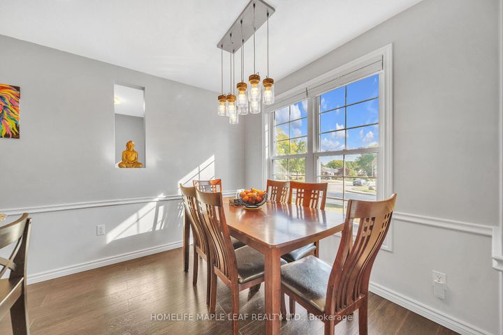 Photo 12 at 4 Lisa Court, Lawfield, Hamilton