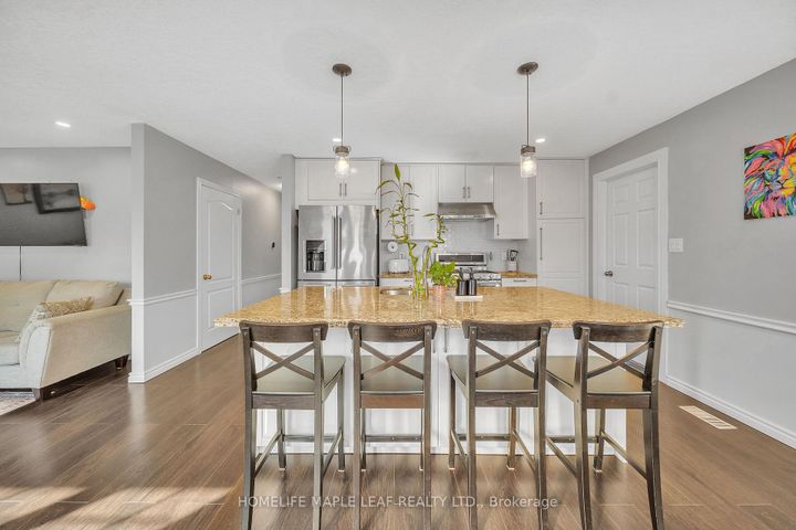 Photo 15 at 4 Lisa Court, Lawfield, Hamilton