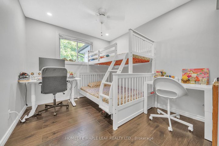 Photo 16 at 4 Lisa Court, Lawfield, Hamilton