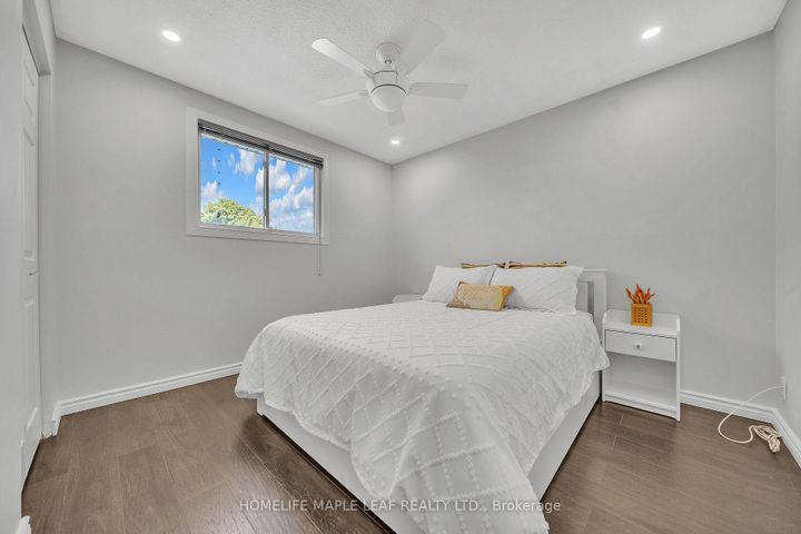 Photo 17 at 4 Lisa Court, Lawfield, Hamilton