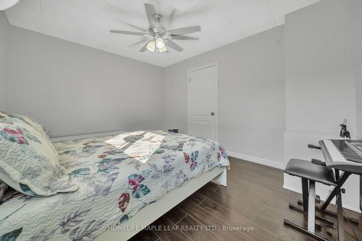 Photo 24 at 4 Lisa Court, Lawfield, Hamilton