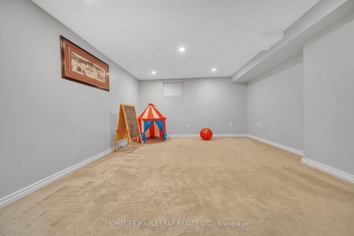 Photo 28 at 4 Lisa Court, Lawfield, Hamilton