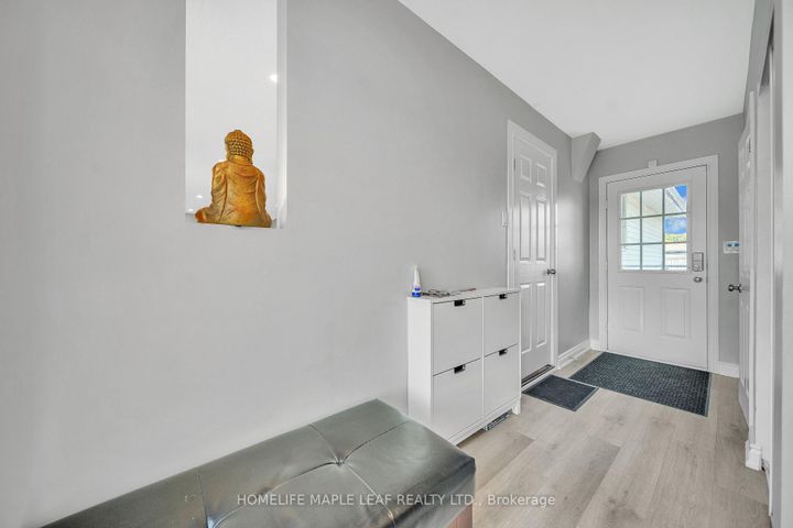 Photo 33 at 4 Lisa Court, Lawfield, Hamilton