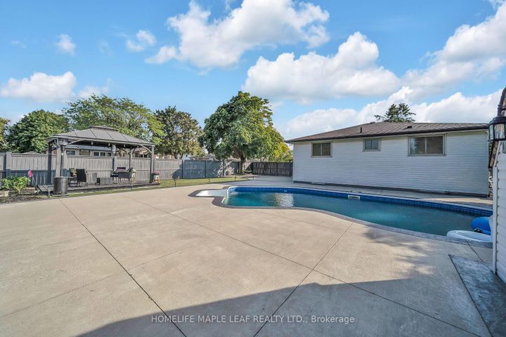 Photo 39 at 4 Lisa Court, Lawfield, Hamilton