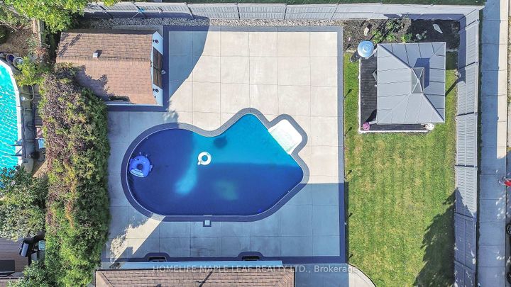 Photo 40 at 4 Lisa Court, Lawfield, Hamilton