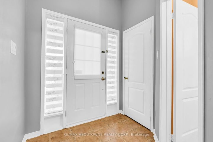 Photo 3 at 7 Rockrose Drive, Wellington, Brampton