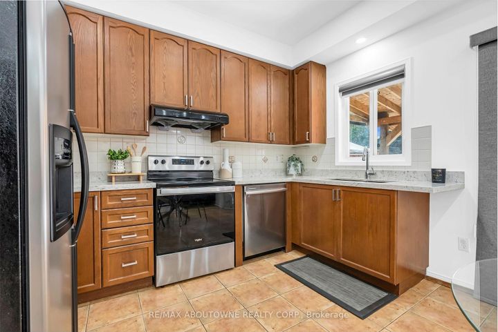 Photo 7 at 7 Rockrose Drive, Wellington, Brampton