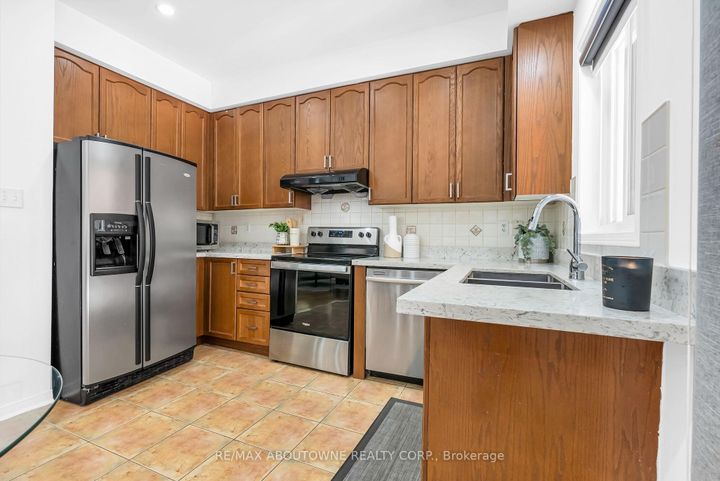 Photo 8 at 7 Rockrose Drive, Wellington, Brampton