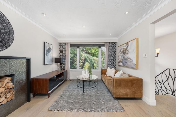Photo 1 at 240 Rosemar Gardens, Mill Pond, Richmond Hill