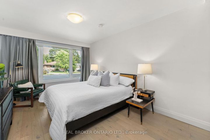 Photo 11 at 240 Rosemar Gardens, Mill Pond, Richmond Hill