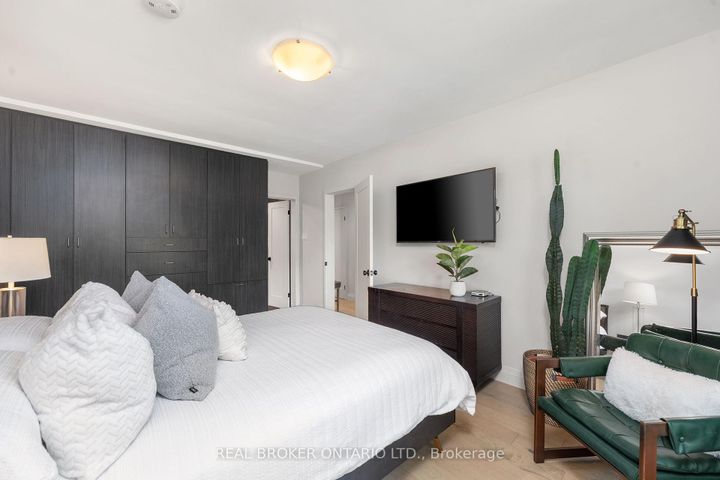 Photo 12 at 240 Rosemar Gardens, Mill Pond, Richmond Hill
