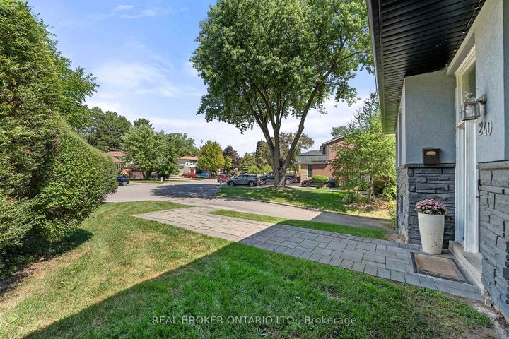 Photo 33 at 240 Rosemar Gardens, Mill Pond, Richmond Hill