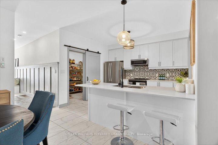 Photo 10 at 431 Rita's Avenue, Summerhill Estates, Newmarket