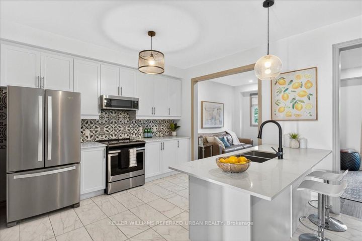 Photo 11 at 431 Rita's Avenue, Summerhill Estates, Newmarket