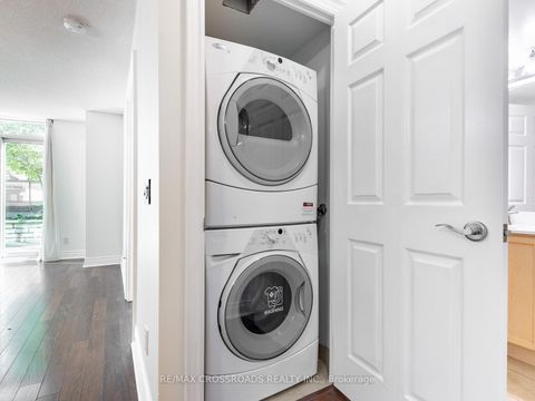 Photo 8 at 324 - 25 Greenview Avenue, Newtonbrook West, Toronto