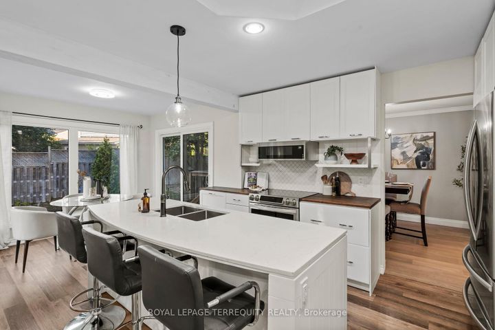 Photo 10 at 708 Aruba Crescent, Northglen, Oshawa