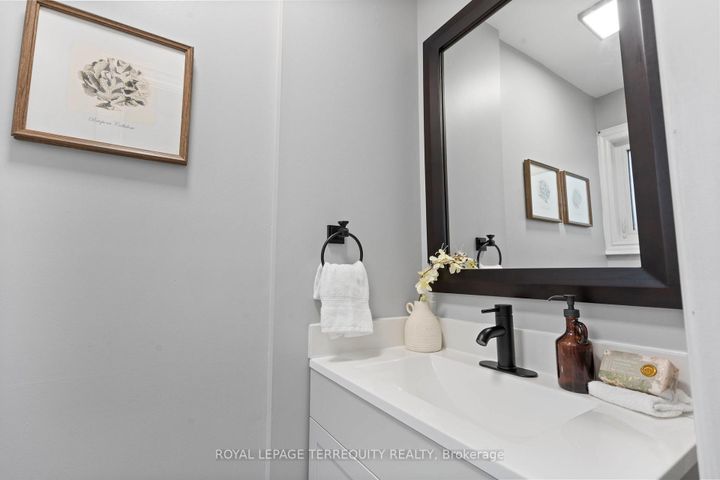 Photo 31 at 708 Aruba Crescent, Northglen, Oshawa