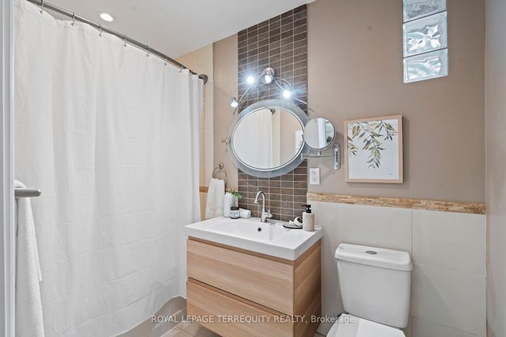 Photo 39 at 708 Aruba Crescent, Northglen, Oshawa