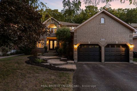 Photo 2 at 43 Crimson Ridge Road, Bayshore, Barrie