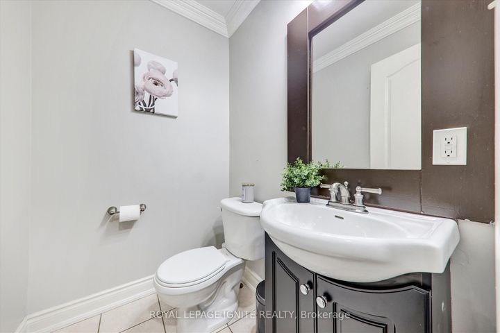Photo 7 at 3929 Milkwood Crescent, Lisgar, Mississauga