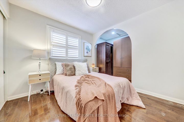 Photo 11 at 3929 Milkwood Crescent, Lisgar, Mississauga