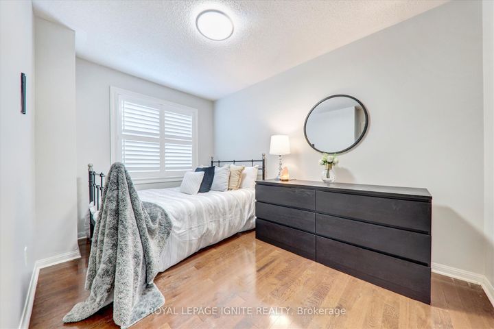 Photo 12 at 3929 Milkwood Crescent, Lisgar, Mississauga