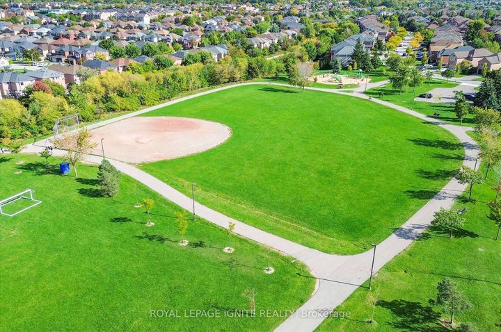 Photo 24 at 3929 Milkwood Crescent, Lisgar, Mississauga
