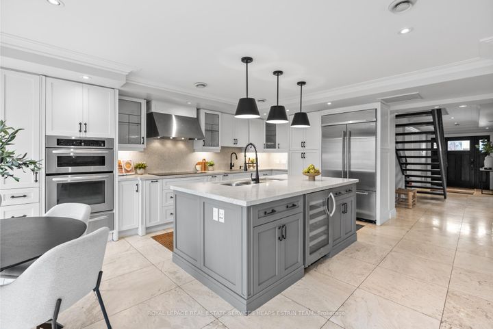 Photo 9 at 32 Parkhurst Boulevard, Leaside, Toronto