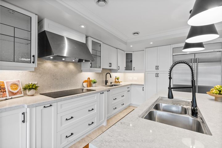 Photo 11 at 32 Parkhurst Boulevard, Leaside, Toronto