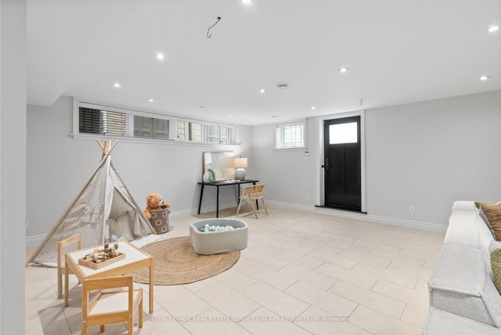 Photo 33 at 32 Parkhurst Boulevard, Leaside, Toronto
