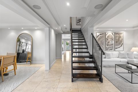 Photo 2 at 32 Parkhurst Boulevard, Leaside, Toronto