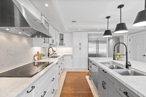 Photo 10 at 32 Parkhurst Boulevard, Leaside, Toronto