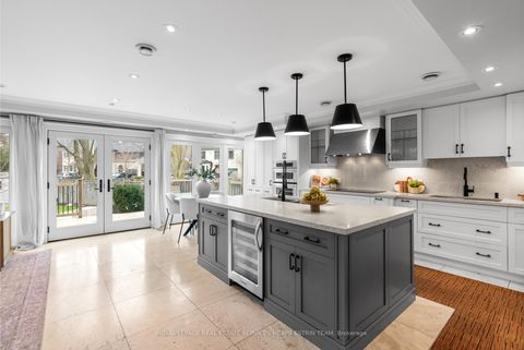 Photo 12 at 32 Parkhurst Boulevard, Leaside, Toronto