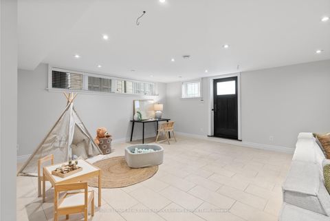 Photo 33 at 32 Parkhurst Boulevard, Leaside, Toronto