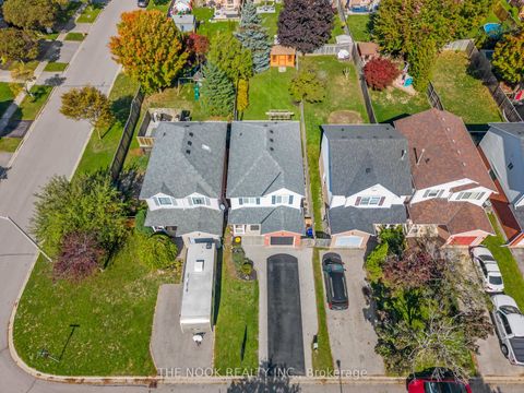 Photo 2 at 4 Hearthstone Crescent, Courtice, Clarington