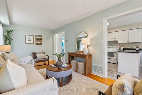 Photo 8 at 4 Hearthstone Crescent, Courtice, Clarington