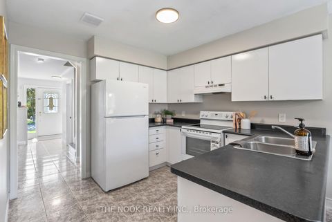 Photo 13 at 4 Hearthstone Crescent, Courtice, Clarington