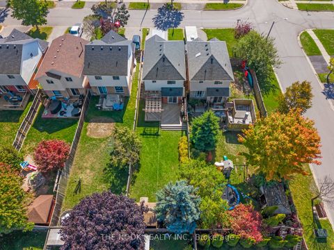 Photo 37 at 4 Hearthstone Crescent, Courtice, Clarington