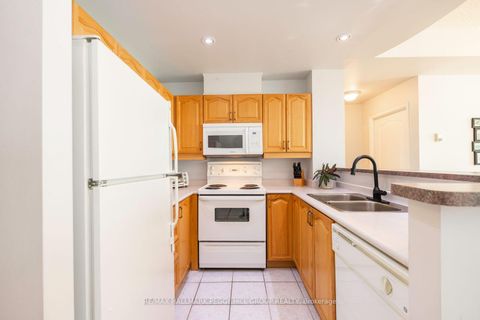 Photo 5 at 401 - 2 Toronto Street, City Centre, Barrie