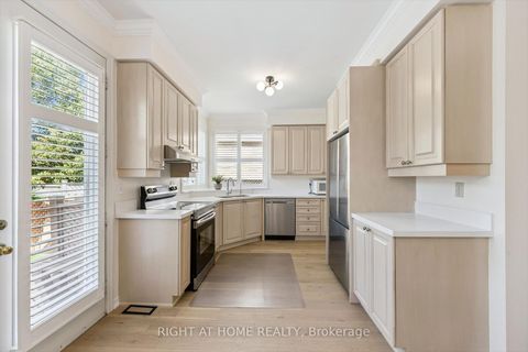 Photo 8 at 1413 Pinecliff Road, WT West Oak Trails, Oakville