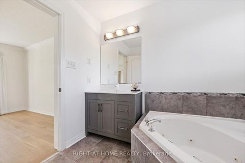 Photo 17 at 1413 Pinecliff Road, WT West Oak Trails, Oakville