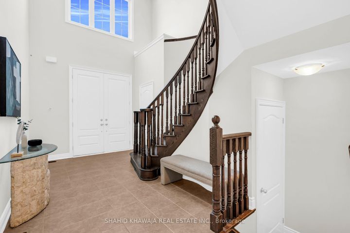 Photo 4 at 3978 Worthview Place, Lisgar, Mississauga